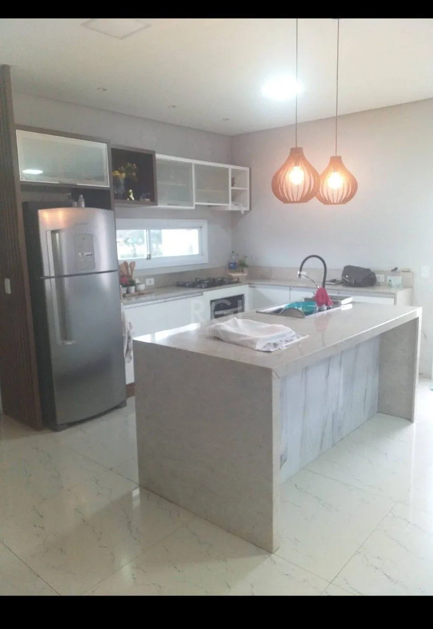 Imagem Casa - 175 m², 3 dormitórios, 2 vagas de garagem, Belém Velho, Porto Alegre