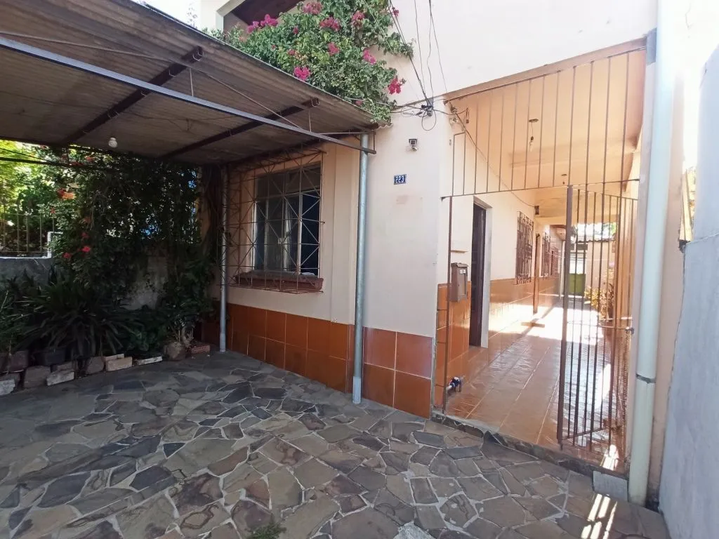 Imagem Casa tipo Sobrado perto da PUC