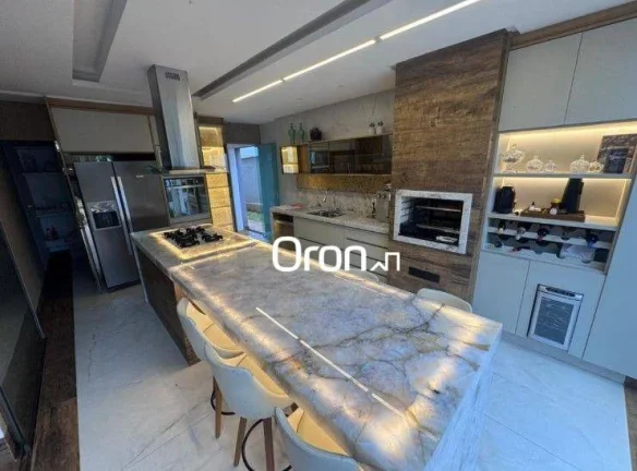 Imagem Sobrado com 3 dormitórios à venda, 338 m² por R$ 2.700.000,00 - Jardins Madri - Goiânia/GO
