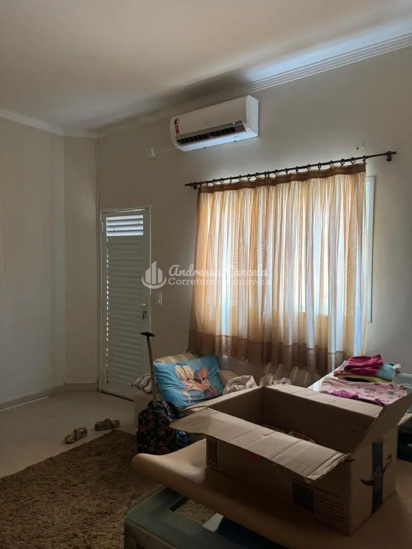 Imagem Casa com 3 dormitórios à venda, 198 m² por R$ 1.600.000,00 - Universitário - São José do Rio Preto/SP