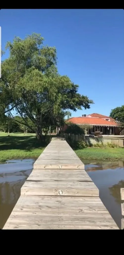 Imagem Casa Condominio para Venda - 302.82m², 4 dormitórios, sendo 3 suites, 2 vagas - Ilha Da Pintada