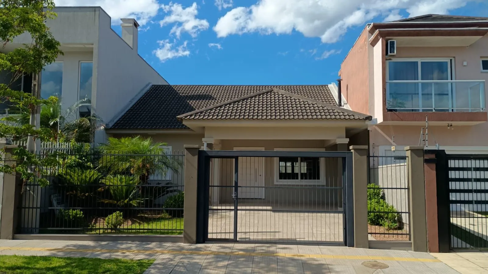 Imagem EXCELENTE CASA SEMIBOMILIADA NOVA À VENDA - Rua das Magnólias, | Gravataí