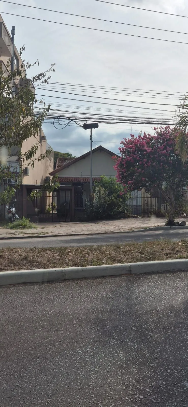 Imagem Terreno com excelente localização, medindo :