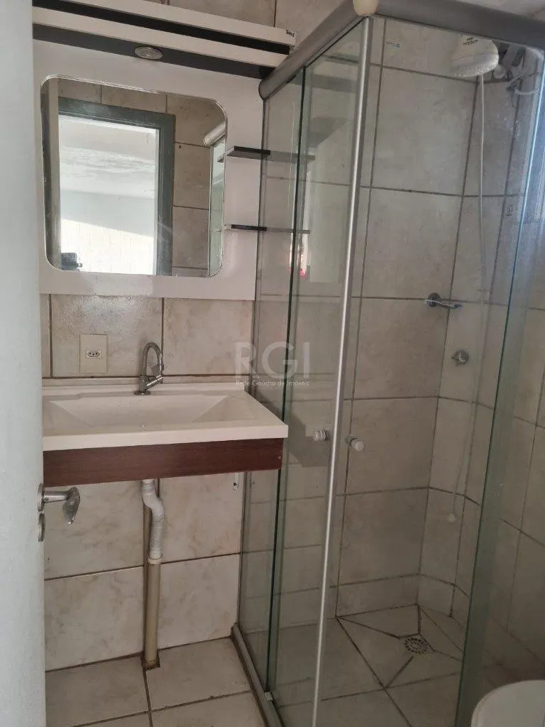 Imagem Casa frente, 81,50m2 e 2 apartamento nos fundos térreo e segundo andar.