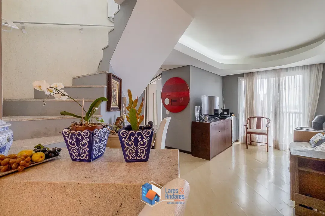 Imagem Cobertura para venda em Vila Suzana com 3 quartos, sendo 1 suíte, 137m²