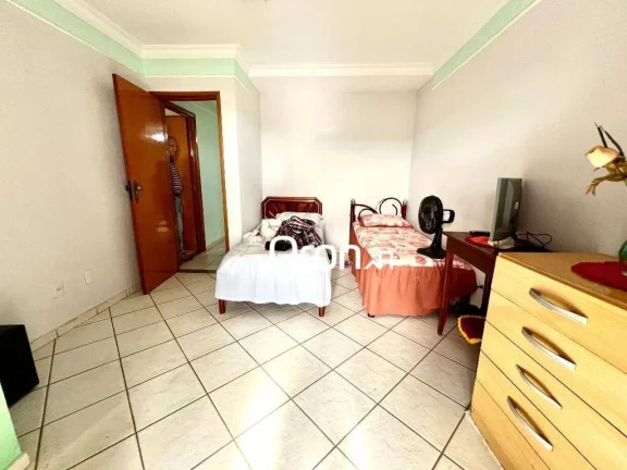 Imagem Sobrado à venda, 247 m² por R$ 1.100.000,00 - Jardim América - Goiânia/GO