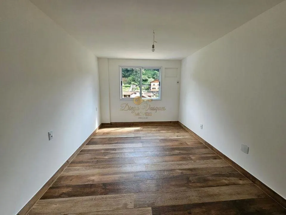 Imagem Apartamento para Venda em Teresópolis / RJ no bairro Pimenteiras