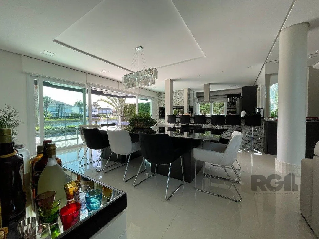 Imagem Casa de Condomínio em Atlântida Sul