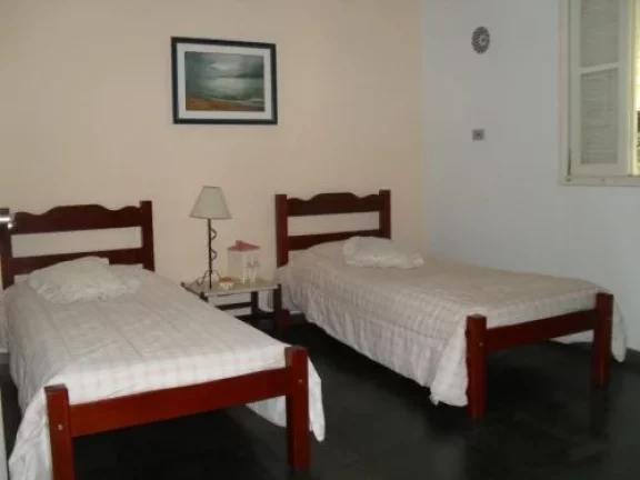Imagem Casa com 04 dormitórios - Próximo a Prefeitura.