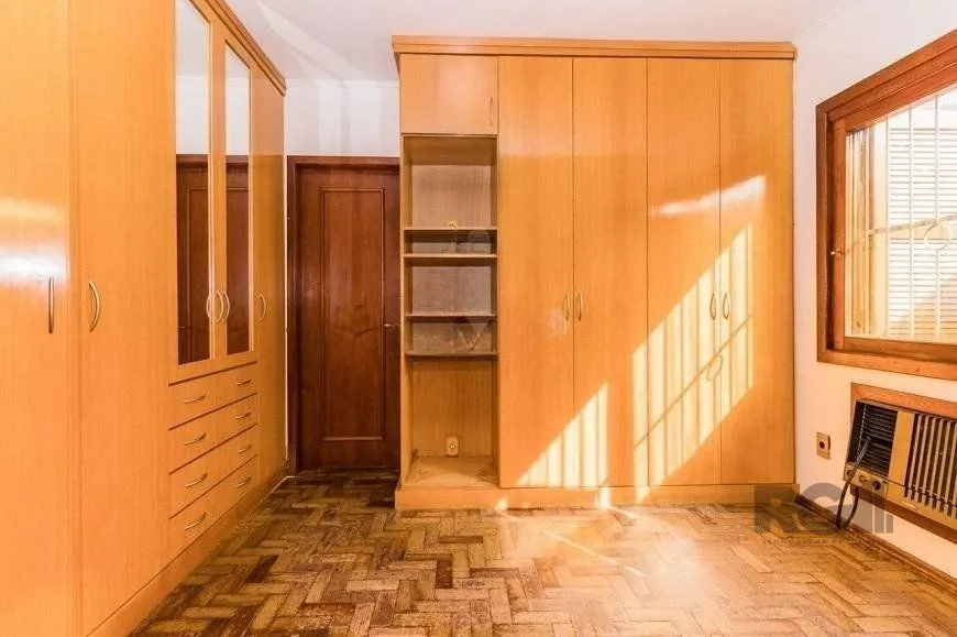 Imagem Casa de 250m², bairro Josefa Barreto