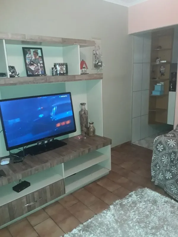 Imagem Casa à venda em Jardim Santo André, Santo André-SP: 2 quartos, 1 sala, 1 banheiro, 2 vagas de garagem, 150,00 m² de área.