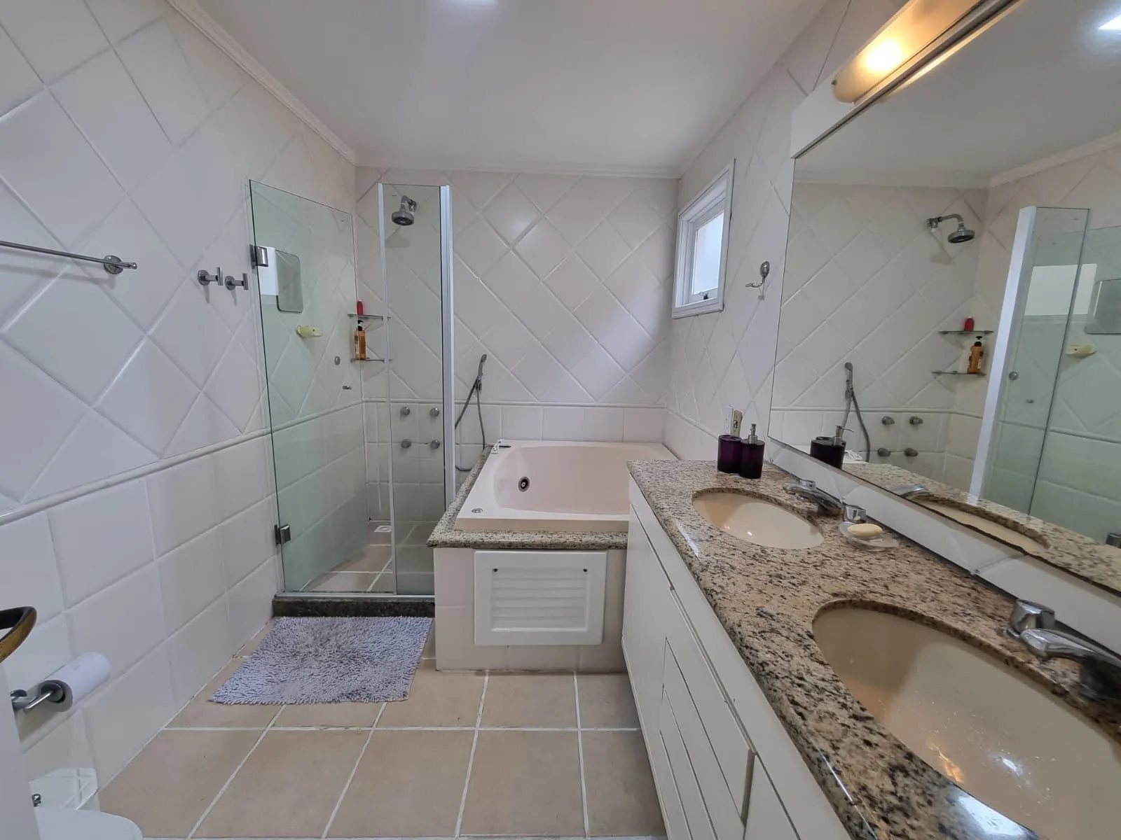 Imagem Casa em Condomínio 3 Suítes / Bairro Ipanema