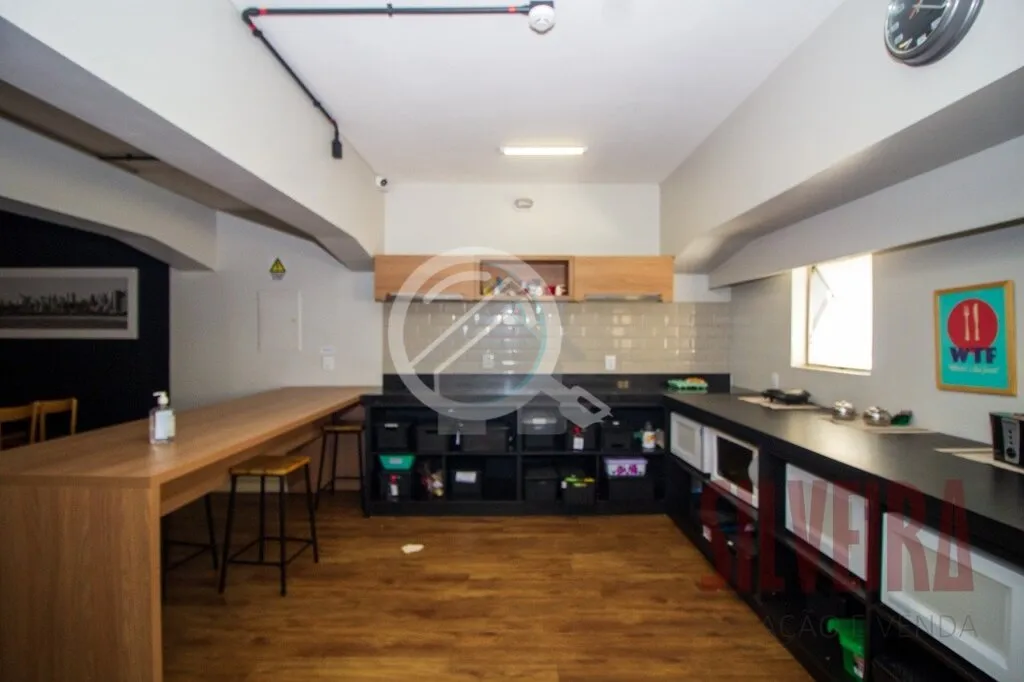 Imagem Studio mobiliado de 18 m² de área privativa com um dormitório com armários, um banheiro, armári...