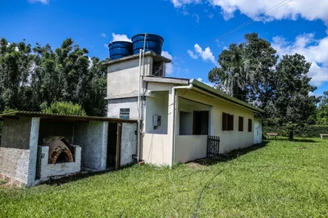 Imagem Sítio de 2,5 Hectares, Casa Principal, Casa Caseiro, Piscina, Águas Claras