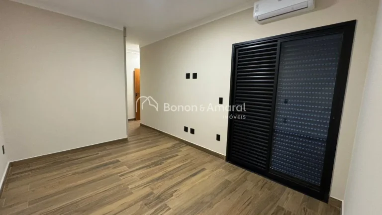 Imagem Casa térrea com 3 suítes à venda no Condomínio Terras da Estância em Paulínia, SP

Excelente i...
