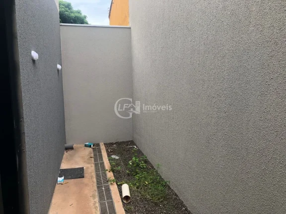 Imagem Salão Comercial para Locação em Campo Grande-MS, Bairro Carandá Bosque: 1 Sala, 1 Banheiro, 2 Vagas de Garagem, 56,41 m² de Área.