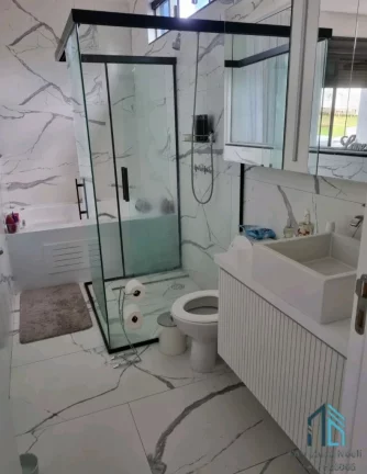 Imagem Casa linda Mobiliada, 04 suítes, em condomínio, no Cachoeira do Bom Jesus em Florianópolis SC