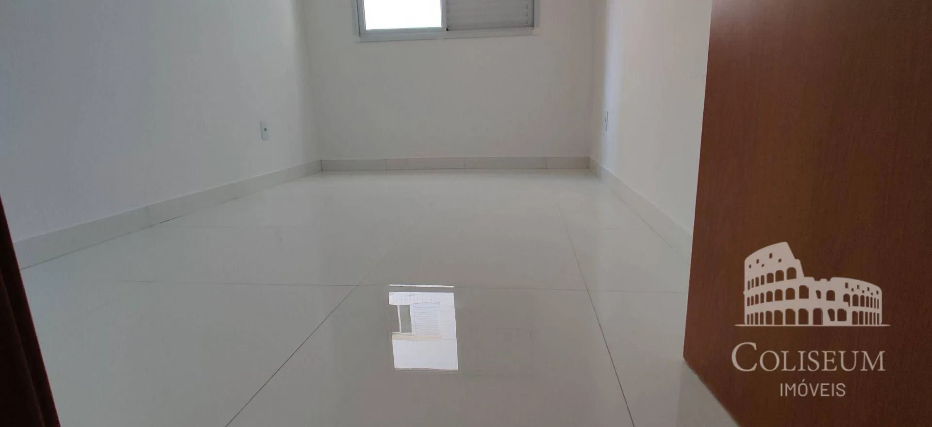 Imagem Apartamento com 2 dormitórios à venda, 73 m² por R$ 750.000,00 - Boqueirão - Praia Grande/SP
