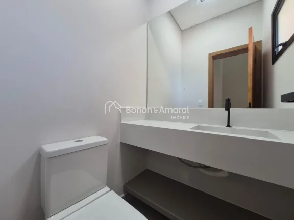 Imagem Casa moderna e sofisticada à venda em condomínio com segurança 24 horas, ideal para quem busca co...