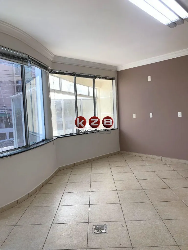 Imagem Prédio Comercial para Locação em Valinhos-SP: 15 Salas, 15 Banheiros e 682m². Agende sua visita!