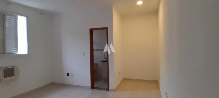Imagem Casa Sobreposta com 03 quartos (01 suíte) - Lavabo- Varanda Gourmet - Bairro Campo Grande