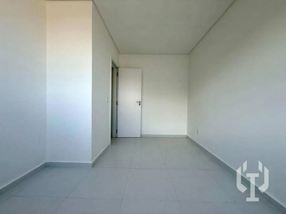 Imagem Sobrado à venda em Itapema, com 2 quartos, 70m2