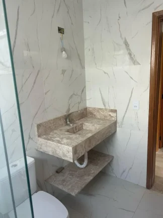 Imagem Imóvel de luxo no Jardim Astro em Sorocaba-SP: Casa em condomínio com 4 quartos, 1 suite, 2 salas, 4 banheiros e 4 vagas.