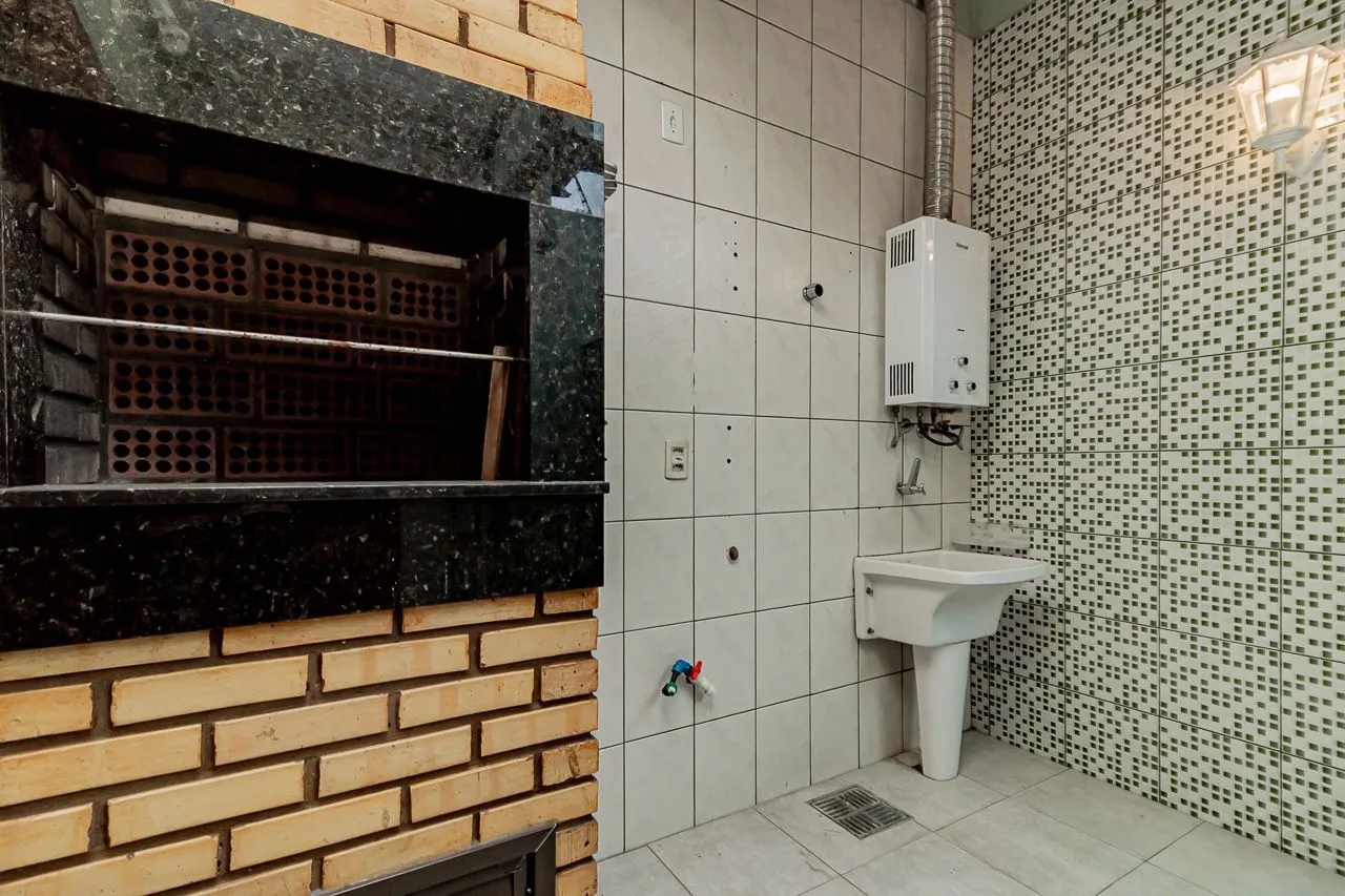 Imagem Oportunidade em Ipanema: Casa em Condomínio Fechado com Suíte Master, Hidromassagem e Alto Padrão