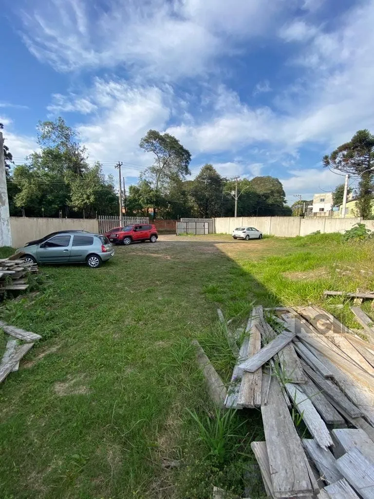 Vende em Cachoeirinha, terreno com 1.213metros quadrados, sendo 26,69 de frente e 45,46 de frente a fundos. , excelente para indústria.