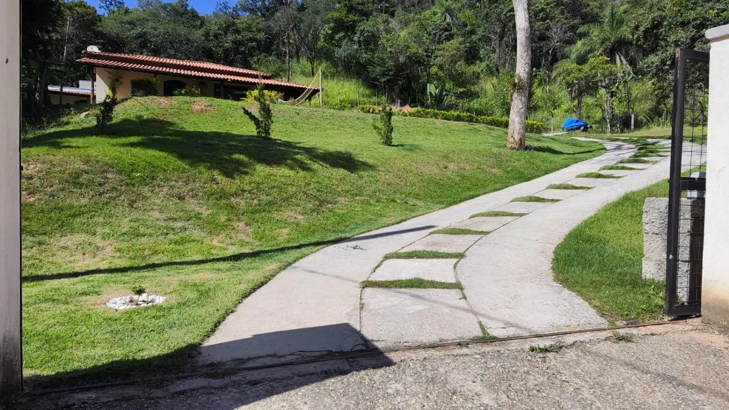 Foto do imóvel Linda chácara à venda em Contagem/MG com 2.400 m² em condomínio fechado