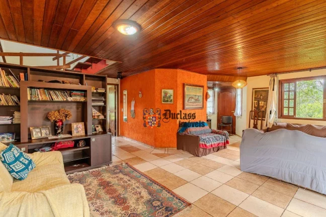Imagem Chácara com 4 dormitórios à venda, 5850 m² por R$ 750.000,00 - Parque da Ferradura - Campos do Jordão/SP