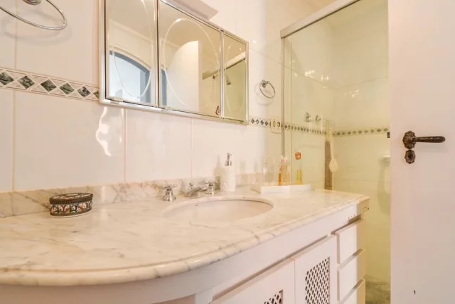 Imagem Apartamento à venda em São Paulo, Moema, com 4 quartos, 161m2