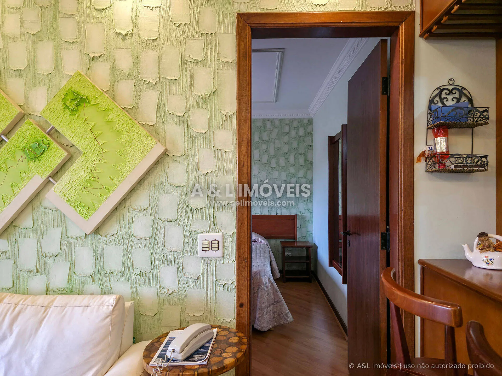 Imagem Duplex em Campos do Jordão | 75 m², 2 Suítes, Lareiras e Varandas com Vista