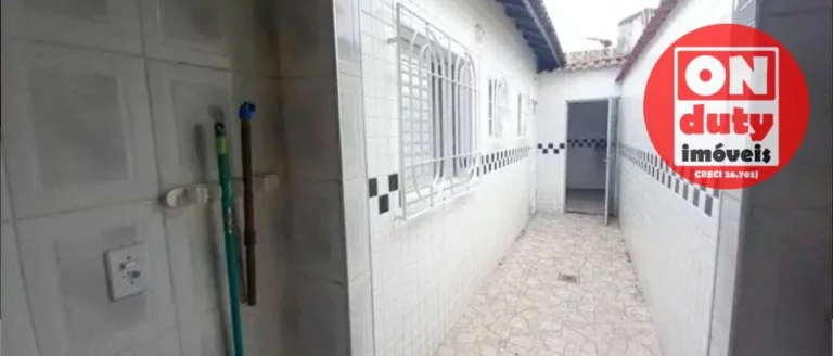 Imagem Casa com 2 dormitórios à venda, 70 m² por R$ 370.000,00 - Vila São Jorge - São Vicente/SP