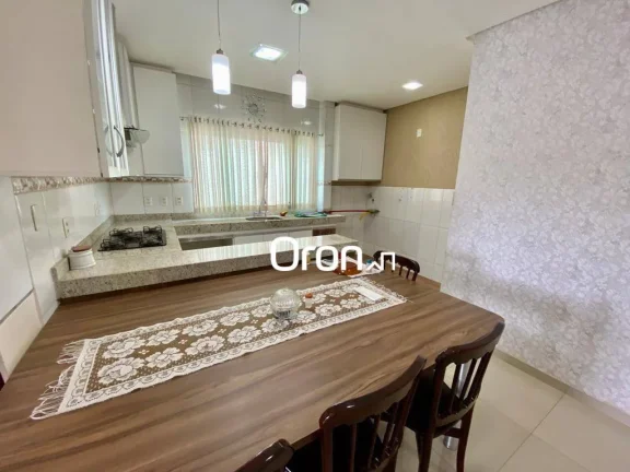 Imagem Sobrado à venda, 339 m² por R$ 1.850.000,00 - Condomínio do Lago - Goiânia/GO