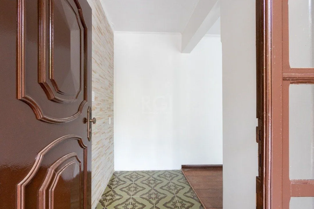 Imagem Casa para Venda - 454.7m², 5 dormitórios, sendo 1 suites, 8 vagas - Teresópolis