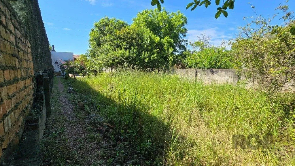 Imagem Casa com 161,25m², 3 dormitórios, 4 vagas no bairro Belém Novo