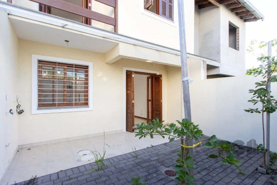 Imagem Casa para Venda - 120m², 3 dormitórios, sendo 1 suites, 1 vaga - Guarujá