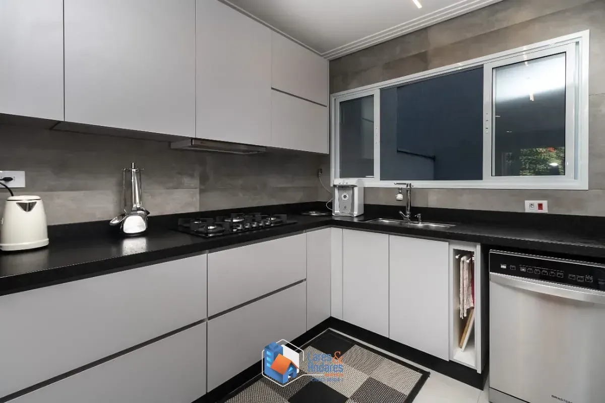 Imagem Casa para venda em Parque São Domingos com 3 quartos, sendo 3 suítes, 183m²