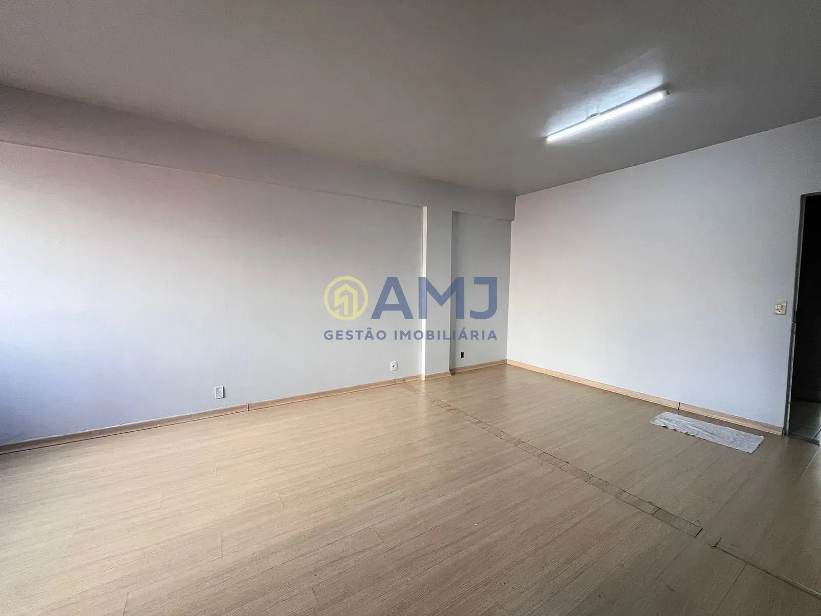 Imagem SALA COMERCIAL PARA LOCAÇÃO | AV. T-7 | SETOR BUENO- GOIÂNIA