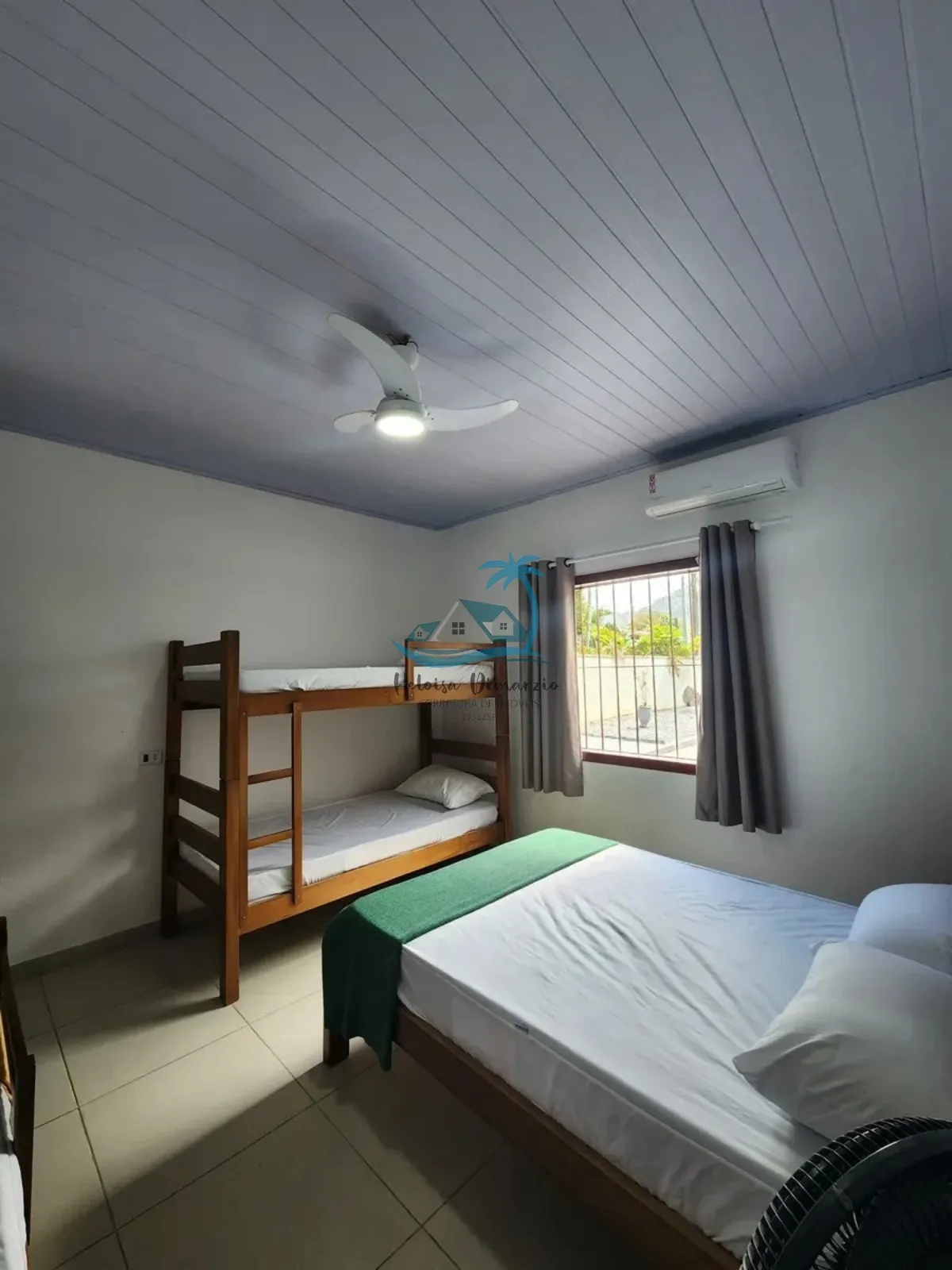 Imagem Casa térrea à venda em excelente rua, a apenas 100m da Praia do Lázaro, em Ubatuba