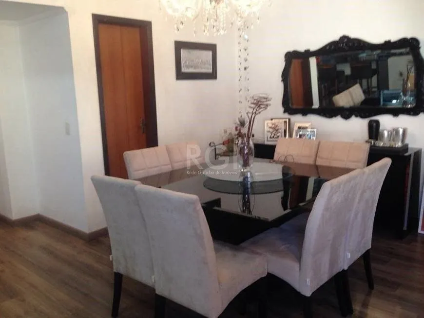 Imagem Casa para Venda - 130m², 3 dormitórios, sendo 2 suites, 6 vagas - Nonoai