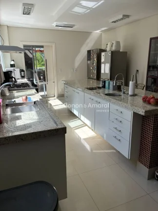 Imagem Excelente Casa à Venda em Valinhos - SP

Esta casa está situada em uma localização privilegiada,...