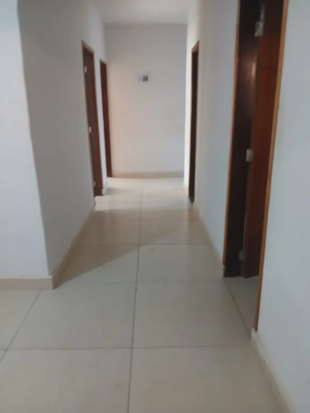 Imagem Casa com 3 Quartos à Venda, 200 m² em Jardim São José - Goiânia