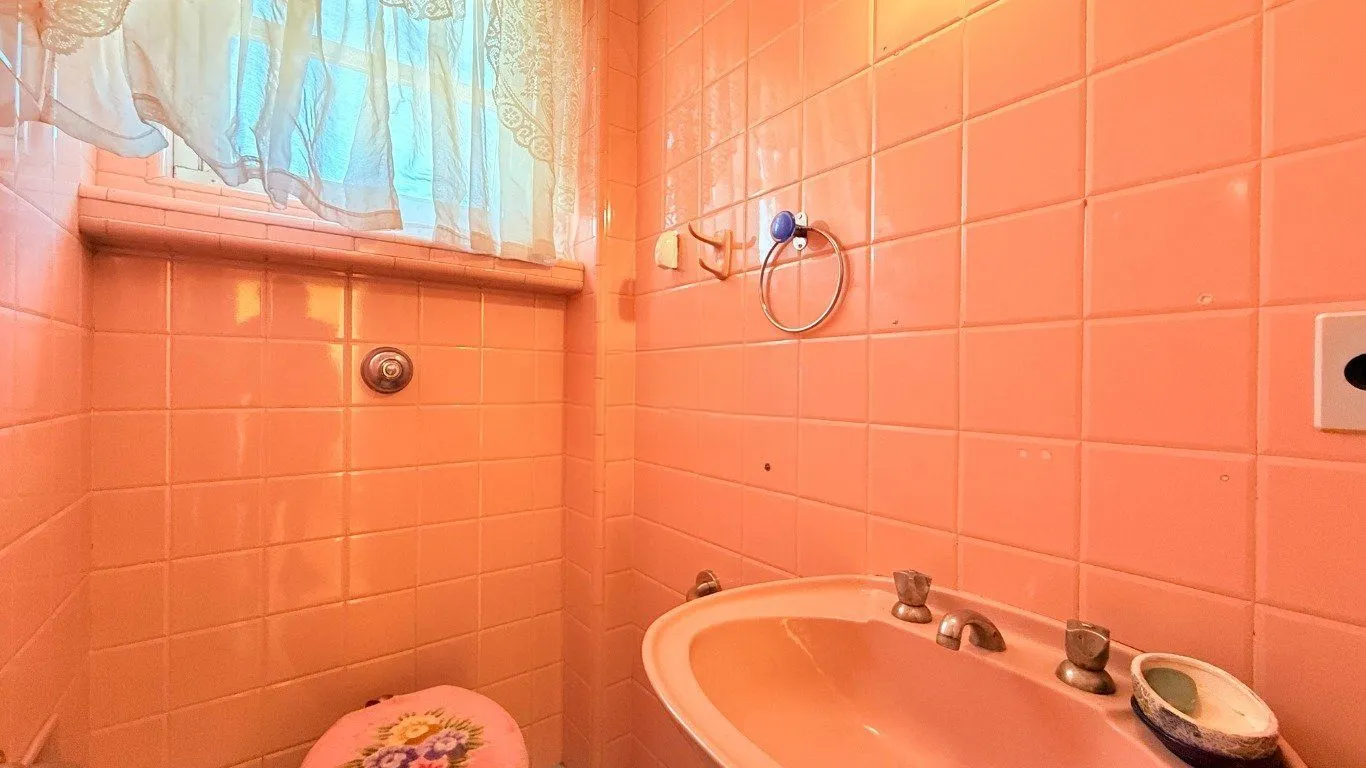 Imagem Apartamento de 3 dormitórios à venda no Bairro Petrópolis, Porto Alegre.