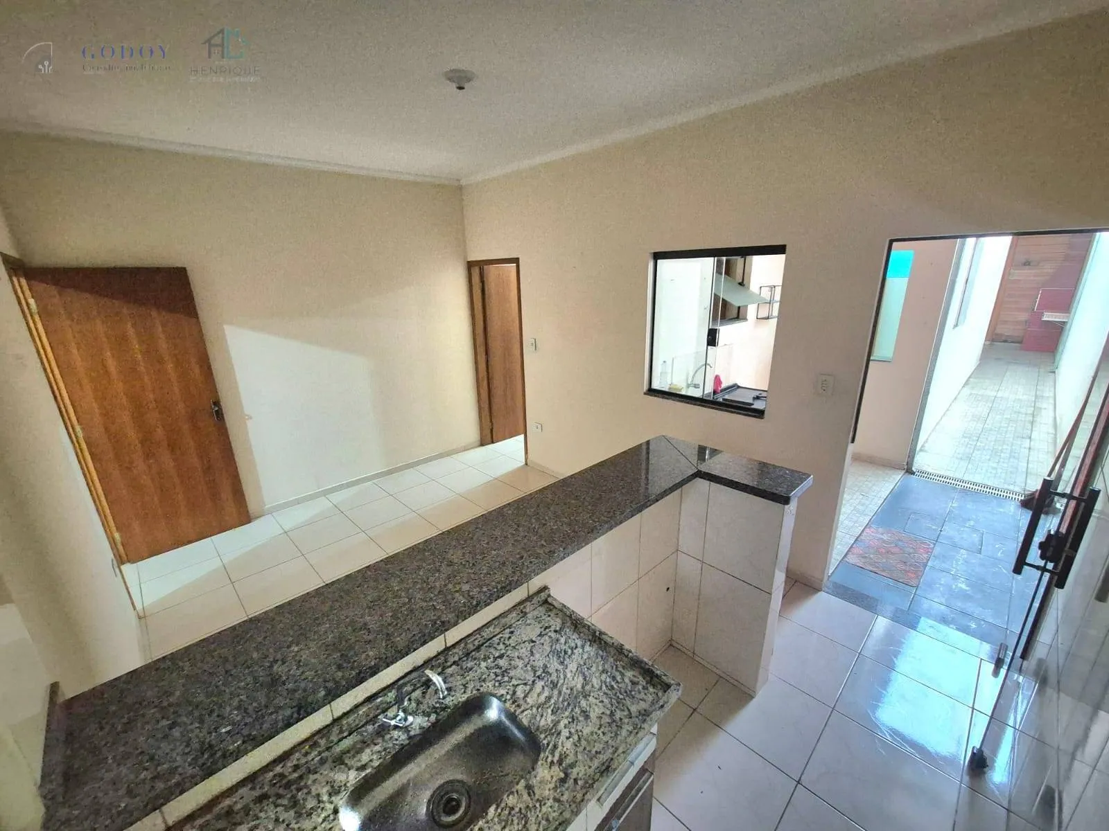 Imagem Excelente Casa no Mombaça com Suíte