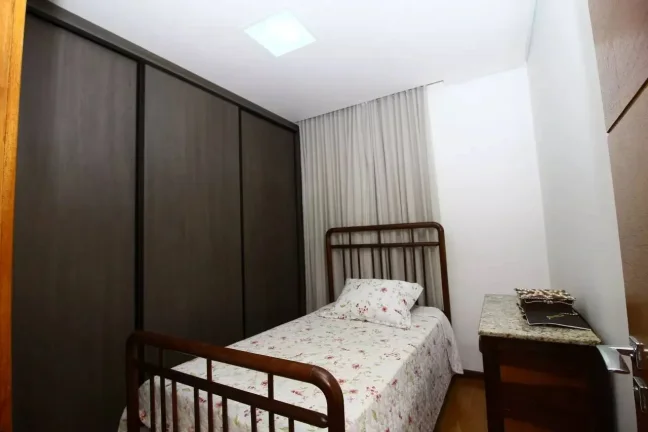 Imagem Área Privativa Reformada à Venda no Santo Antônio | 4 Quartos, Suíte.