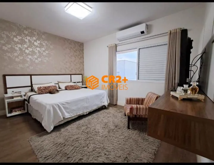 Imagem Vendo casa alto padrão 03 quartos 01 suíte 04 vagas de garagem em Taubaté/ São P