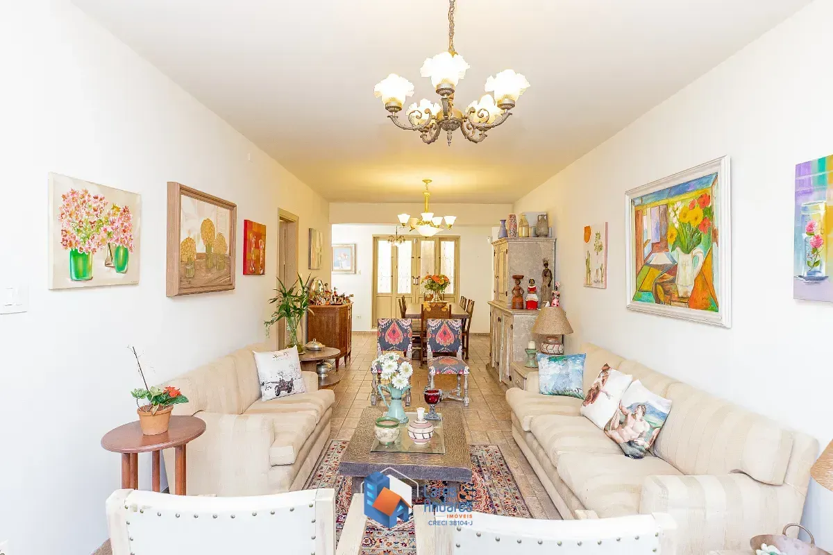 Imagem Sobrado para venda em Jardim das Bandeiras com 3 quartos, 232m²