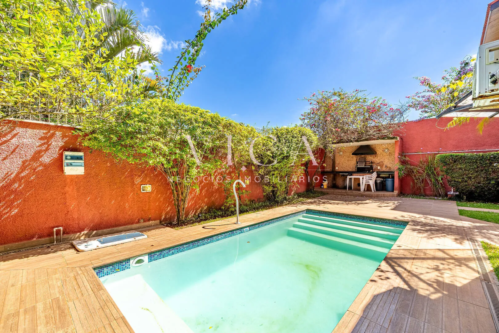 Imagem Casa a venda 470m 3 dormitórios 2 vaga por R$ 2.400.000,00 - Alphaville/SP